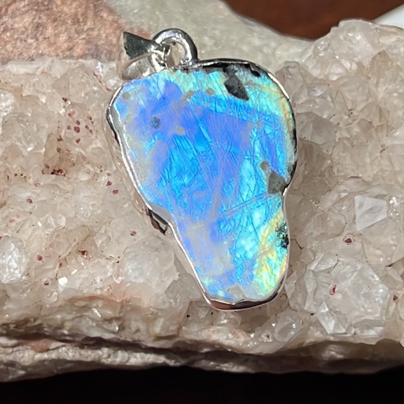 BLACK TOURMALINE IN RAINBOW MOONSTONE 925 STERLING SILVER PENDANT - Picture 3 of 7